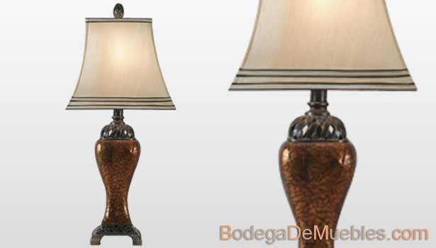 Lámpara para Recámara de poliresina y pantalla rectangular tipo campana de tela suave beige satinada