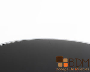 Mesa lateral estilo minimalista con cubierta color negro