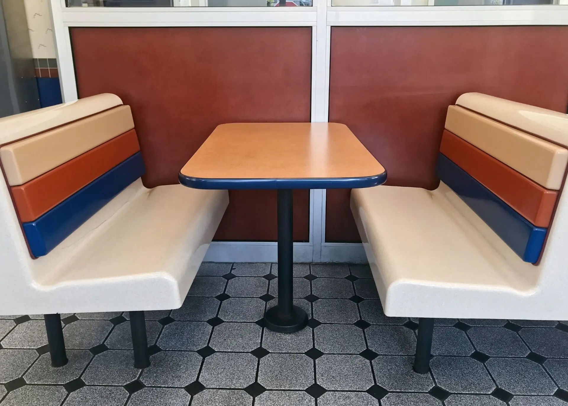 Cómo elegir el mejor sillón booth para restaurante
