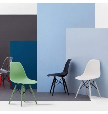 Silla con estructura de acero y concha curva de diseño contemporáneo
