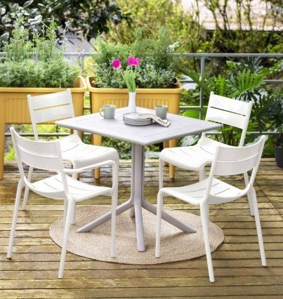 Silla de polipropileno con descansabrazos para comedores, restaurantes, terrazas y cafeterías en México